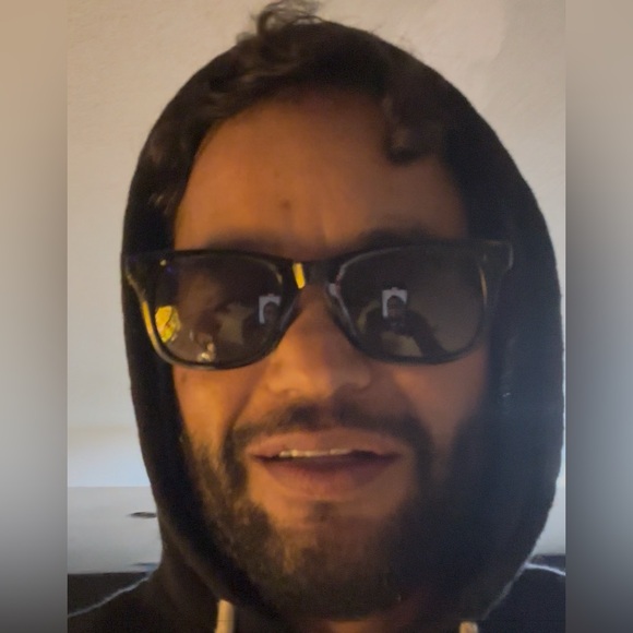 Meet your Posher, Cesar - Picture 3 of 3